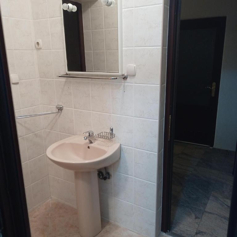 StayBihac - Four-Room Apartment - 35