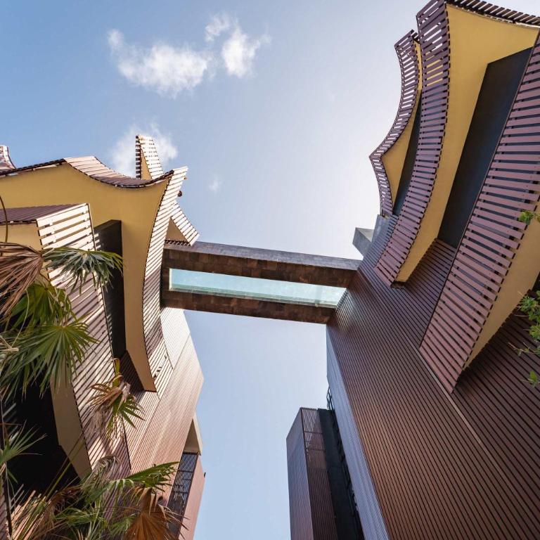 AMIRA Luxury 3BR PH with Rooftop Pool & shared Gym - Apartamento - 65