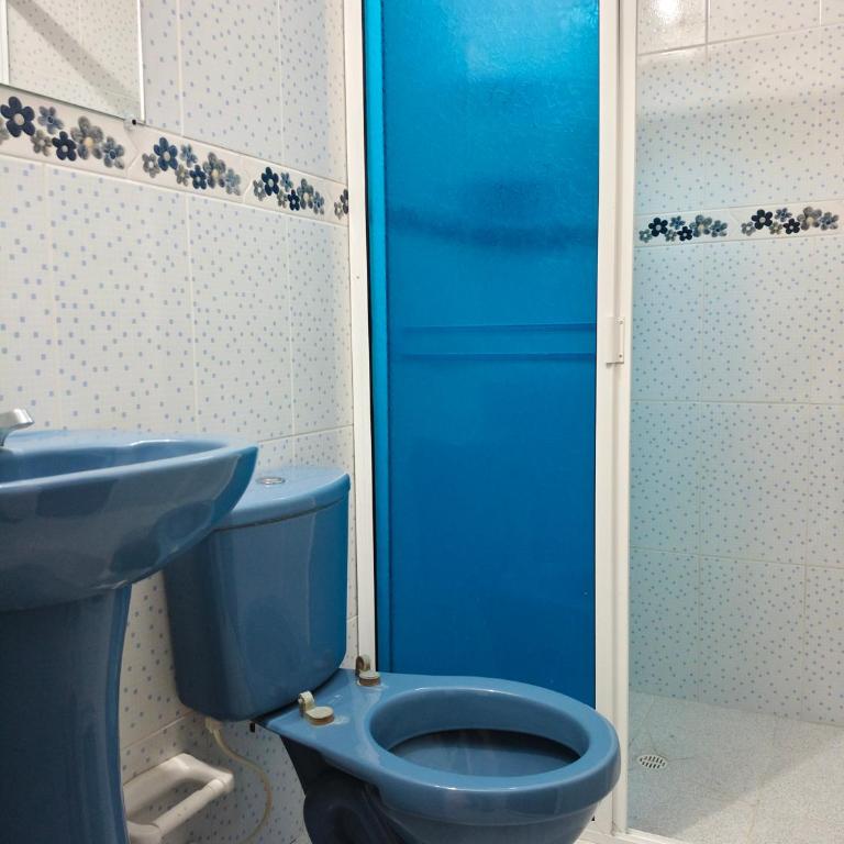 Hostal Marazul Capurgana - Family Room with Private Bathroom - 8