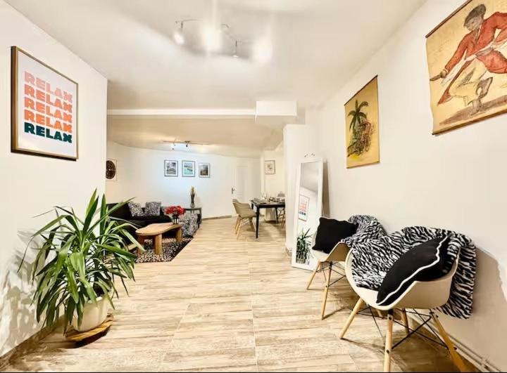 Spacieux appartement 3 chambres à Strasbourg - Three-Bedroom Apartment - 23