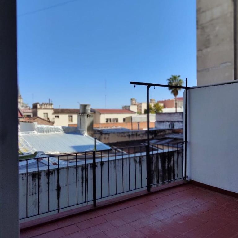 5 ambientes renovado con balcón y patio en el centro - Apartamento de 2 dormitorios - 15