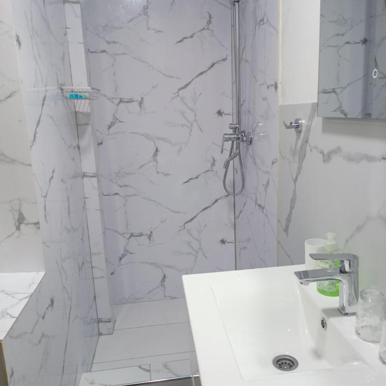 Bella Notte apartments - Strogi centar, terasa, brzi Wi-Fi - King Studio - 8