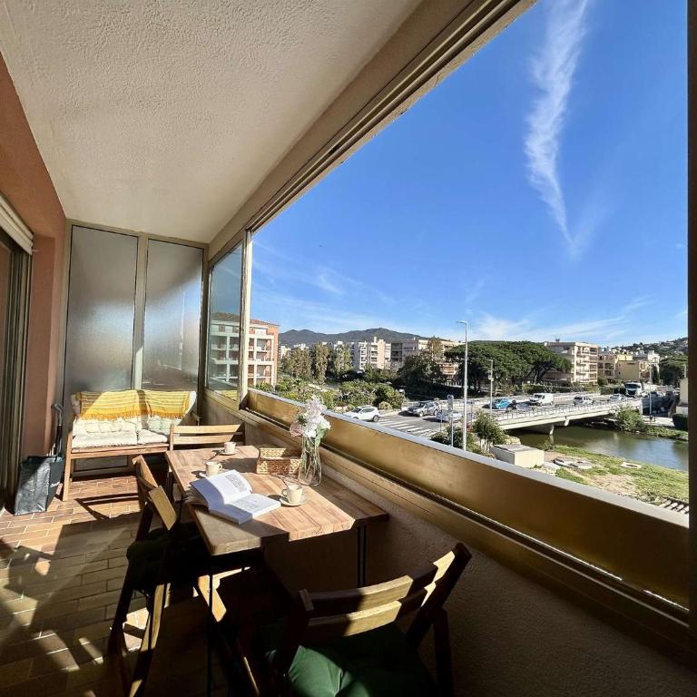 SM023 Terrasse du soleil SAINTE MAXIME Centre-ville T2 vue mer proche de la plage - Apartamento de 1 dormitorio con vistas al mar - 2