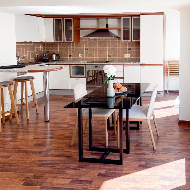 Hyper-centre, Air-conditioned apartment with balcony - Appartement 1 Chambre - 1