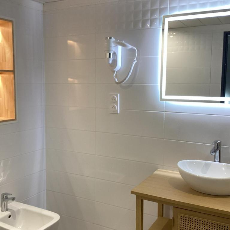 Hôtel Angelic - Offre Spéciale - Chambre Familiale (3 personnes) - 4