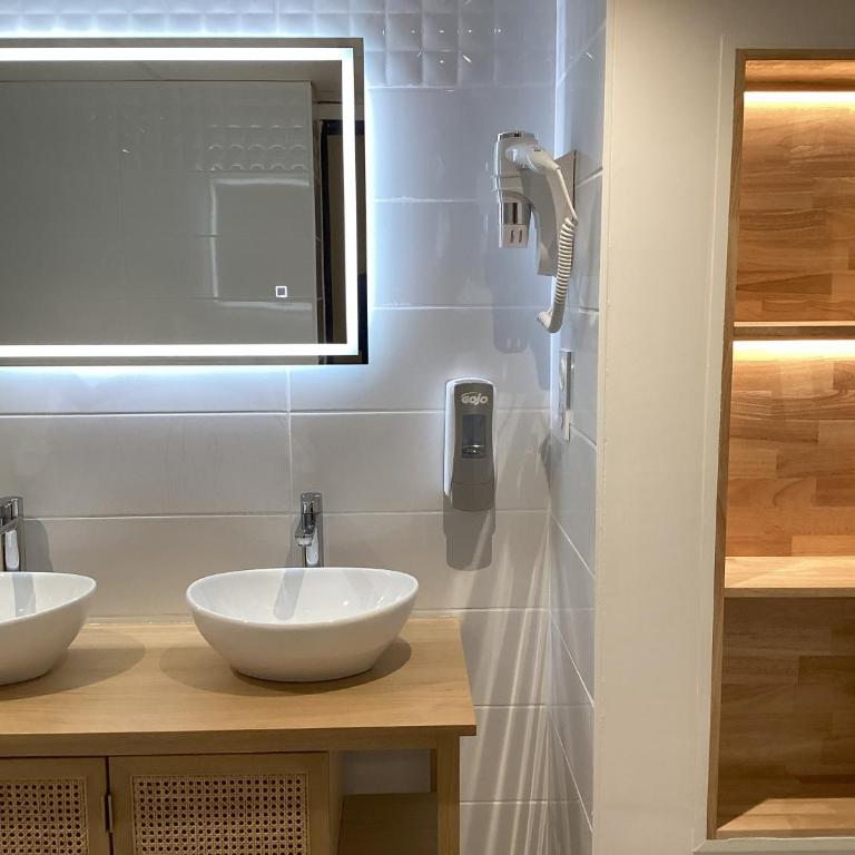 Hôtel Angelic - Offre Spéciale - Chambre Familiale (4 Personnes) - 1