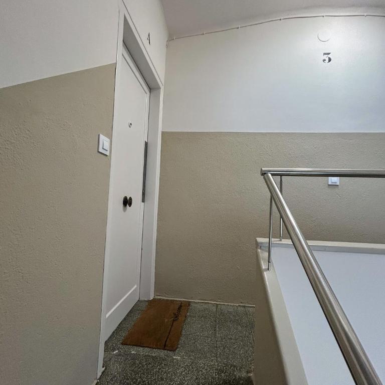 Girona Centro 7pax (3º) Parking* Car,Moto,Bike - Apartamento - 17