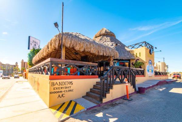 Las Gaviotas 2BR 2BA Ocean View 1st FL- 413 - Apartamento - 79