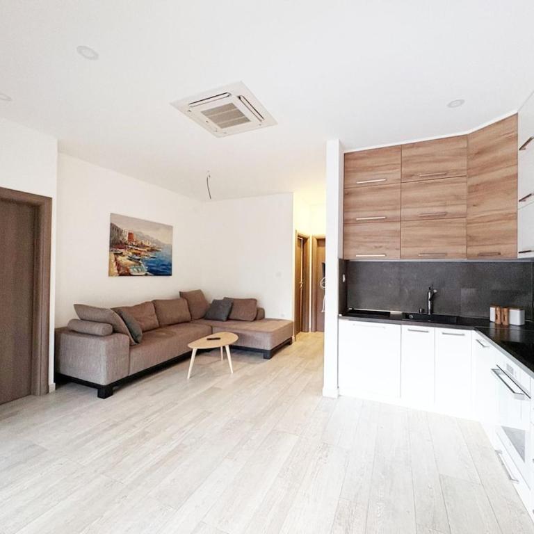 Flat in Budva with terrace and private garden - Apartman sa 3 Spavaće Sobe - 4