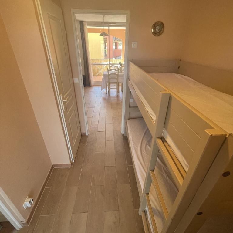 Air-conditioned studio rental Mandelieu near beaches - Appartamento con 2 Camere da Letto - 2