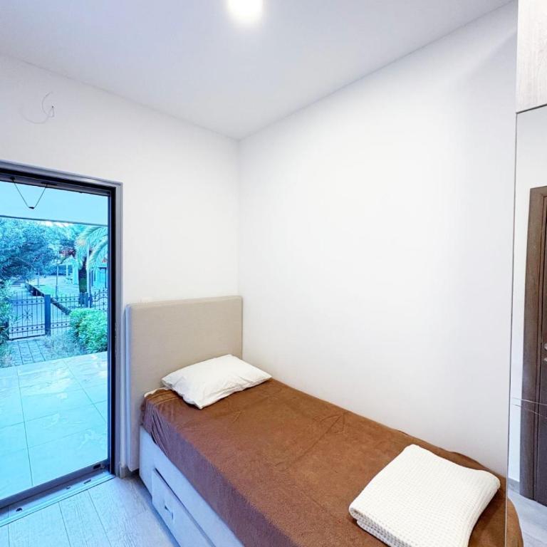 Flat in Budva with terrace and private garden - Apartman sa 3 Spavaće Sobe - 10