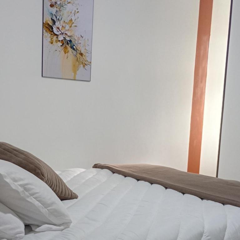 Habitación 203 Apartahotel Los Pinos - Apartamento de 1 dormitorio - 2