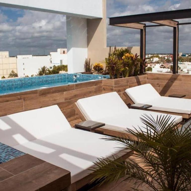 Beachside Studio & Jacuzzi Bliss - Studio - 12