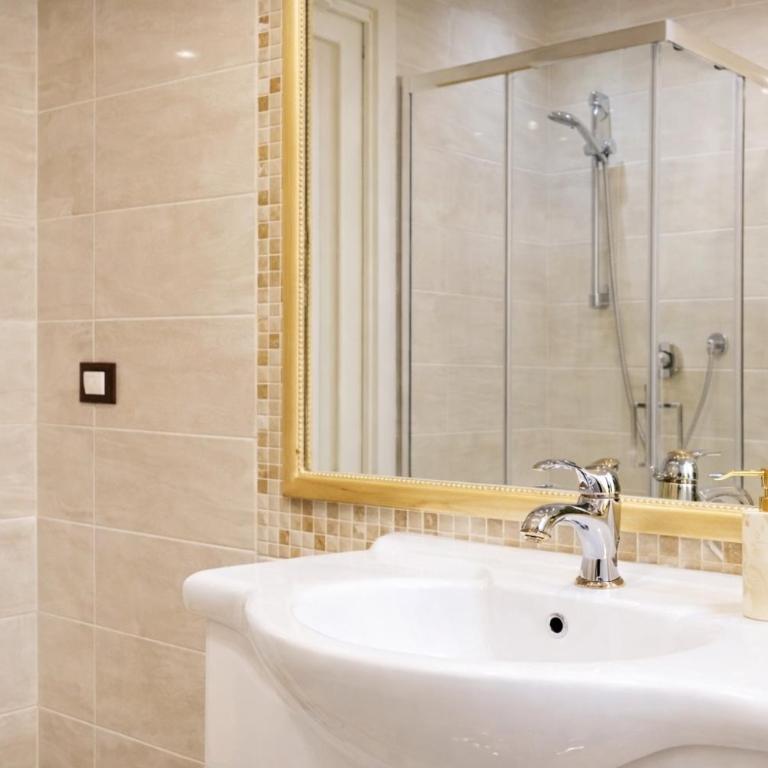 Meraki Home - Bologna Centre Private Bathroom - Double Room with Private Bathroom - 2