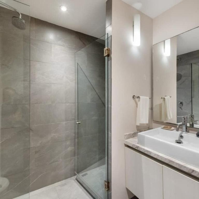 Cozy Room Condo w Rooftop Pool & Gym Access - Studio - 24
