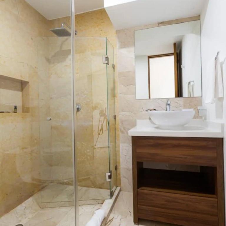 Apts 200m from beach sleeps 10 - Studio - 13