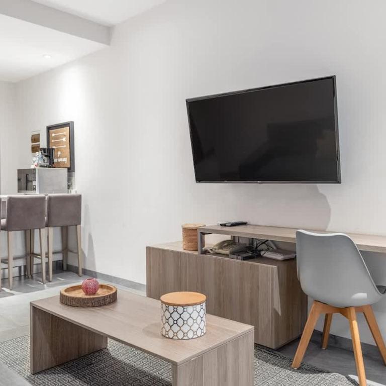 2bed apartment 500m from beach - Two-Bedroom Apartment - 22