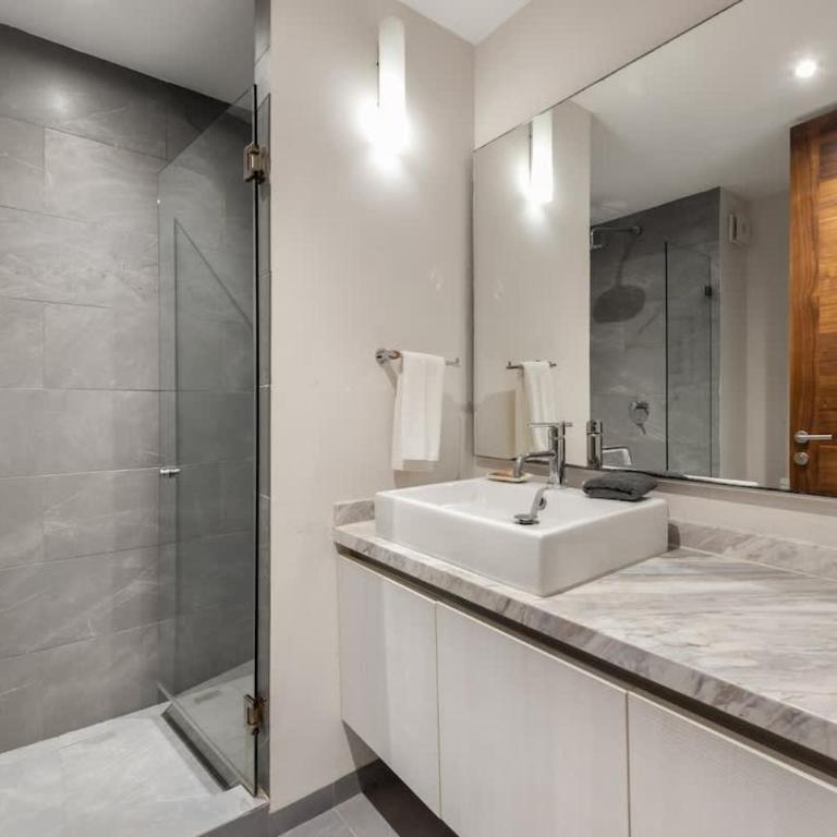 2bed apartment 500m from beach - Two-Bedroom Apartment - 23