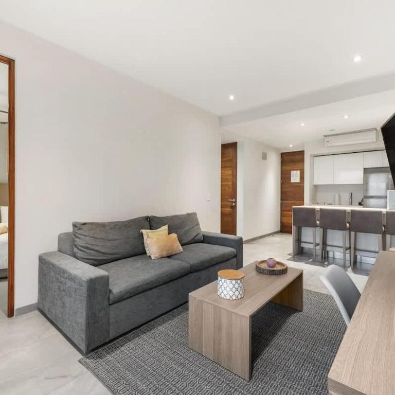 2bed apartment 500m from beach - Two-Bedroom Apartment - 24