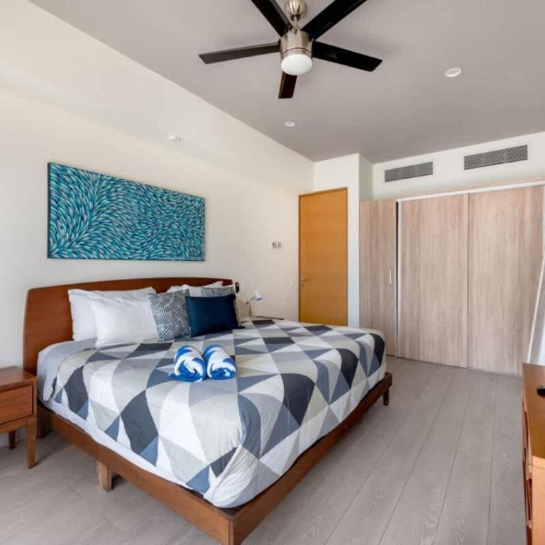 Private Pool 3BD 3BA Sleeps 8 - Three-Bedroom Apartment - 8
