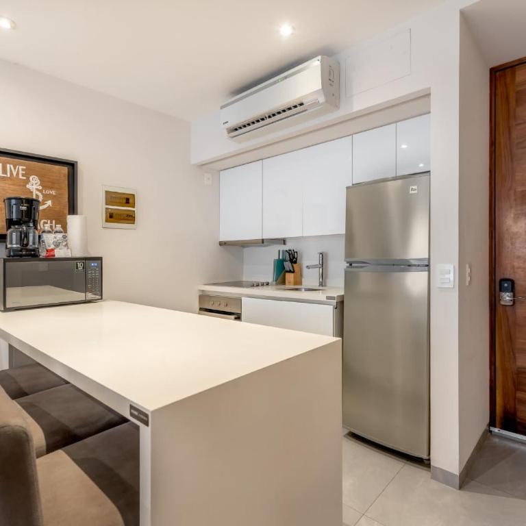 Luxury 2BR 2BA, Sauna, Cinema, Rooftop Pool - Two-Bedroom Apartment - 15