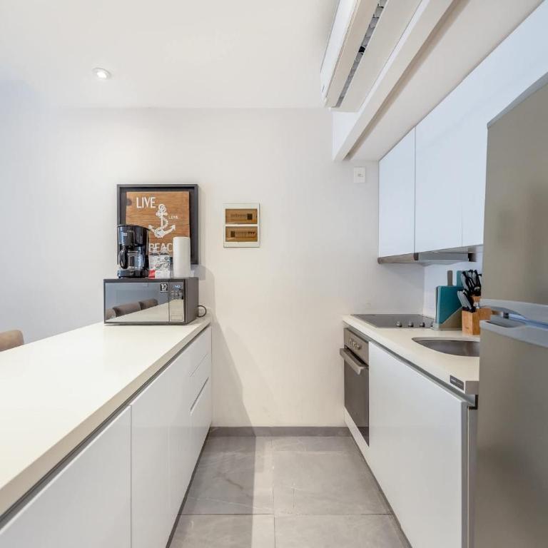 Luxury 2BR 2BA, Sauna, Cinema, Rooftop Pool - Two-Bedroom Apartment - 26