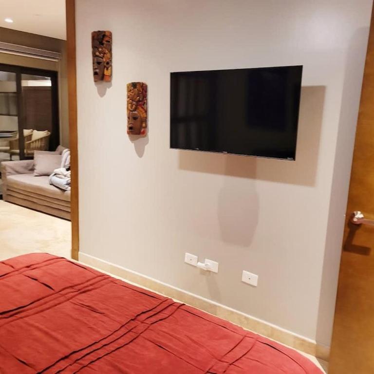 Stylish 1BR Beachside Retreat - One-Bedroom Apartment - 24
