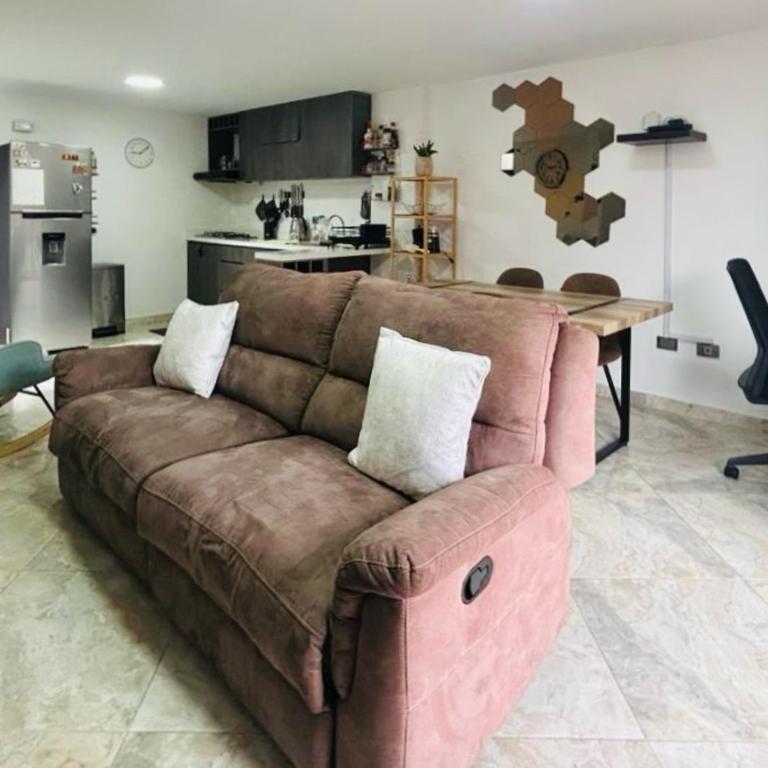 Cerca del Metro Poblado con Wifi rapido - Two-Bedroom Apartment - 1