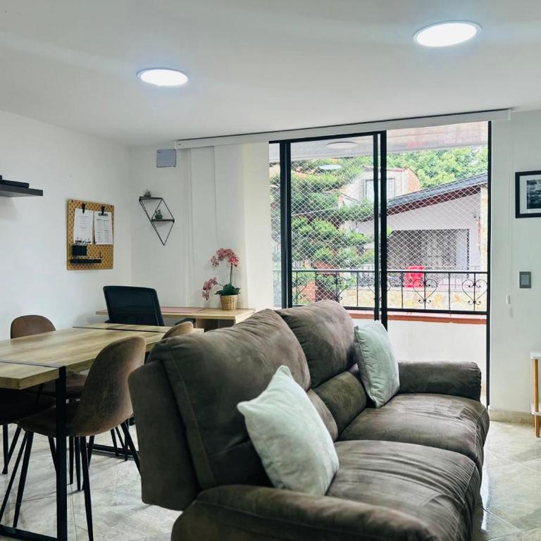Cerca del Metro Poblado con Wifi rapido - Two-Bedroom Apartment - 3