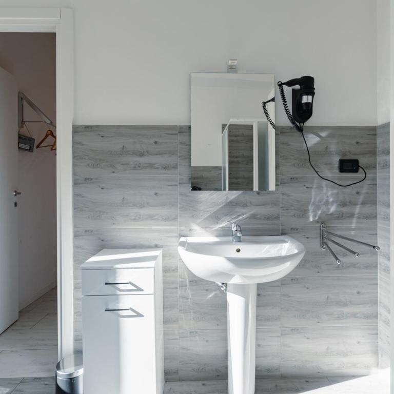 centrale bologna - Deluxe Double or Twin Room - 9