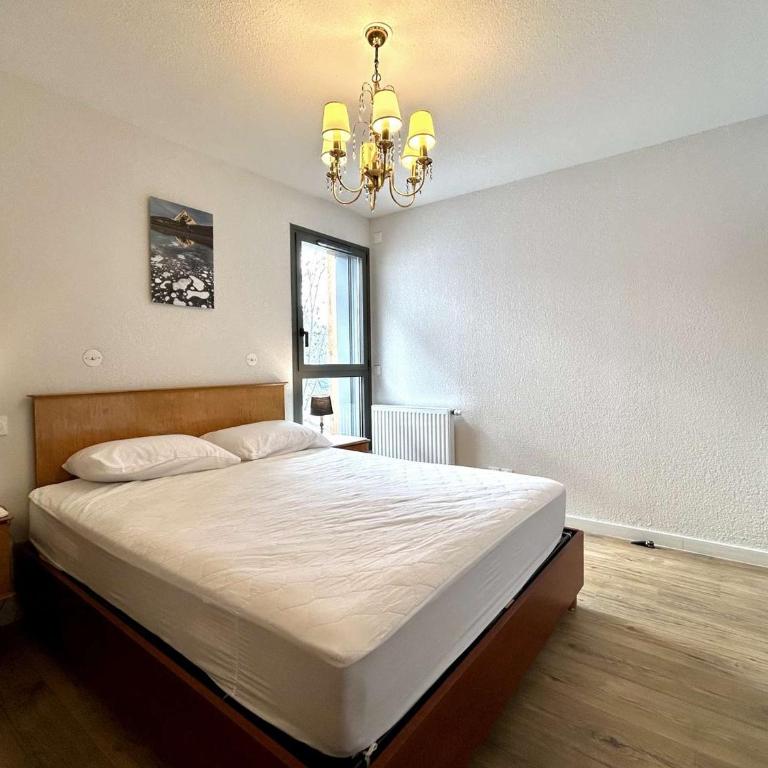 Appartement Neuf 3 Pièces - 4 Pers - Terrasse à Briançon - FR-1-330C-161 - Apartment - 4