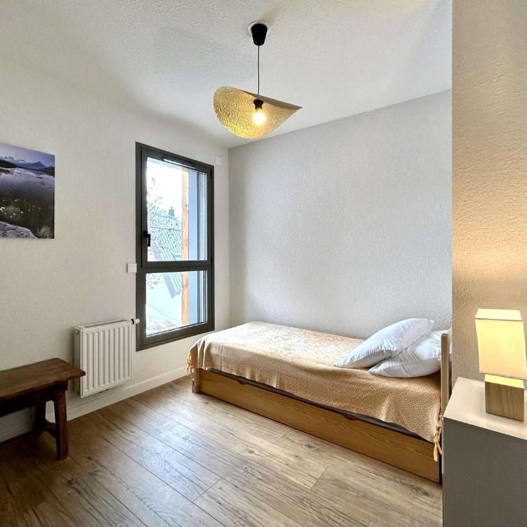 Appartement Neuf 3 Pièces - 4 Pers - Terrasse à Briançon - FR-1-330C-161 - Apartment - 6
