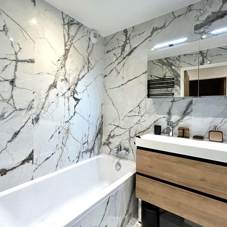 Appartement Neuf 3 Pièces - 4 Pers - Terrasse à Briançon - FR-1-330C-161 - Apartment - 11