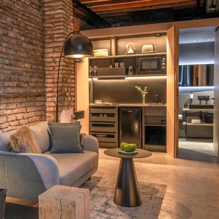 Coeo Despertar Signature Apartments - Loft with Pull Down Bed & Experience Bath - 4