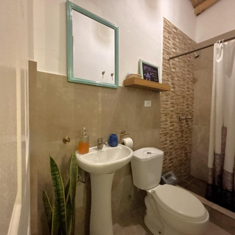 Serenity Lodge - Economy Double Room - 9