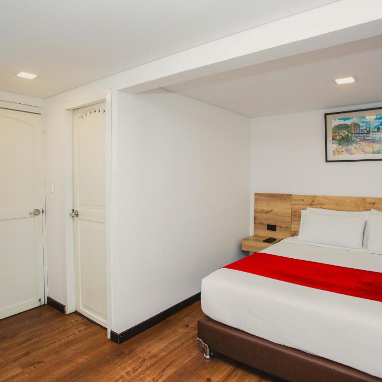 Urbano Luxury Hotel - Large Double Room - 2
