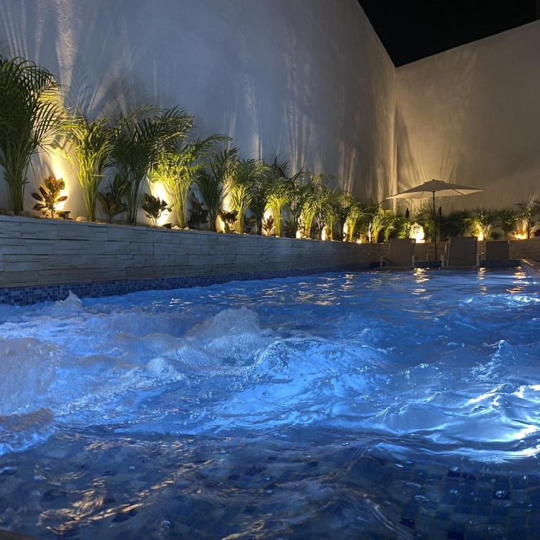 3 Bedroom Apartment and Pool - Three-Bedroom Apartment - 12