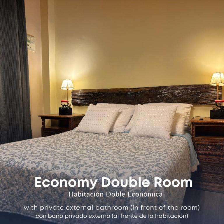 Serenity Lodge - Double Room with Private External Bathroom - 11