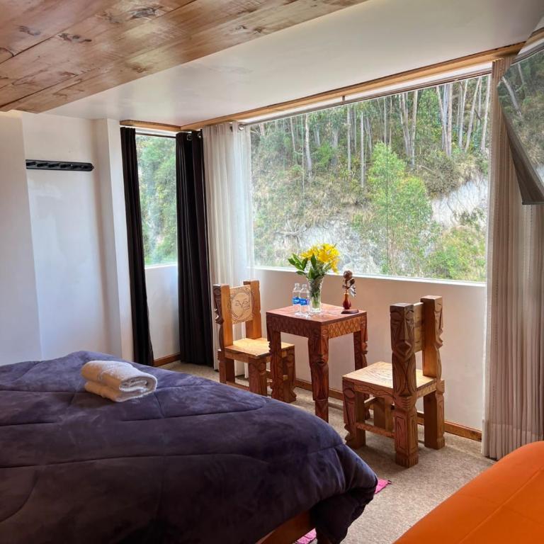 CASA SAPANTIANA, cerca a Sacsayhuaman - Habitación con cama extragrande y vistas a la montaña - 9