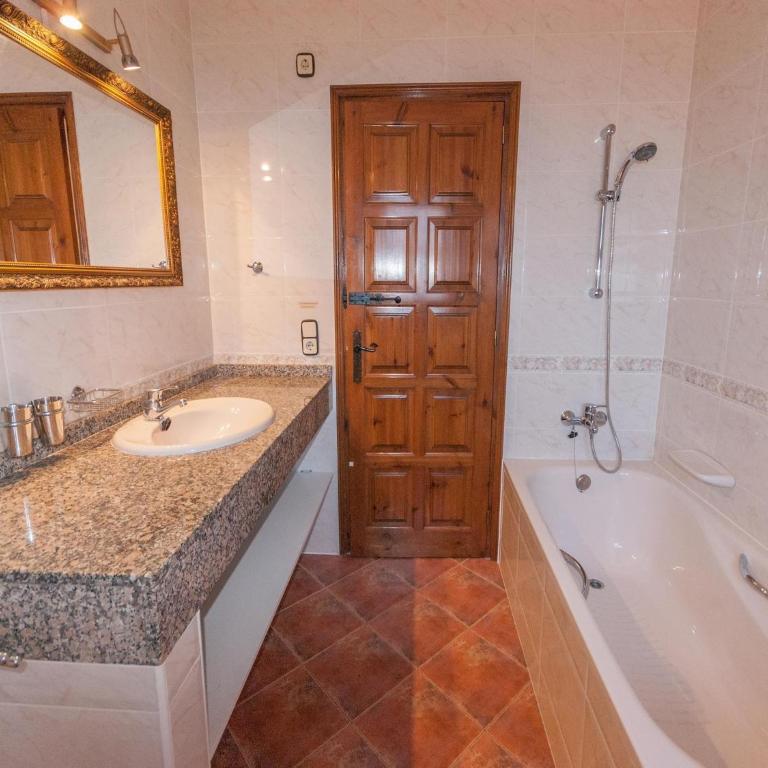 Villa in Calonge with Pool and Mountain Views - Villa de 3 dormitorios - 24
