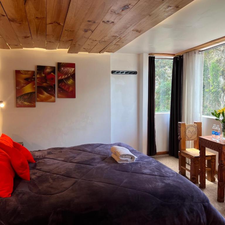 CASA SAPANTIANA, cerca a Sacsayhuaman - Habitación con cama extragrande y vistas a la montaña - 7