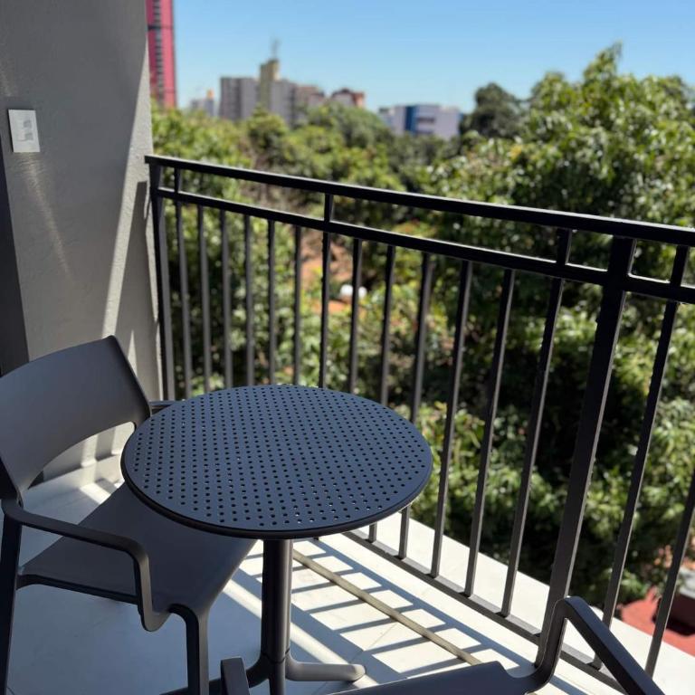 TOP Las Mercedes Luminoso y moderno - Three-Bedroom Apartment with Balcony - 25
