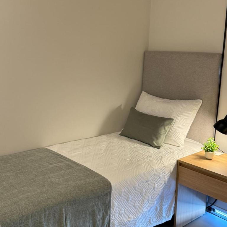 TOP Las Mercedes Luminoso y moderno - Three-Bedroom Apartment with Balcony - 15