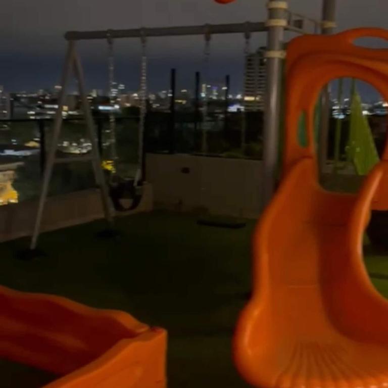 TOP Las Mercedes Luminoso y moderno - Three-Bedroom Apartment with Balcony - 45