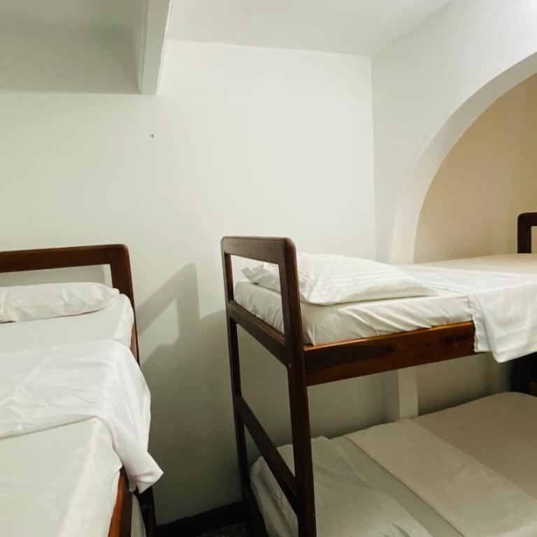 Casa Sisihuaca Hostal Santa Marta - Quadruple Room with Private Bathroom - 11