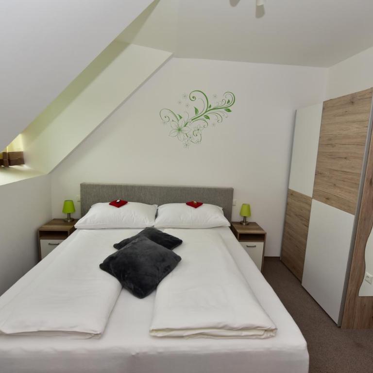 Die Schlafstube - Bed & Breakfast - Double Room with Private Bathroom - 9