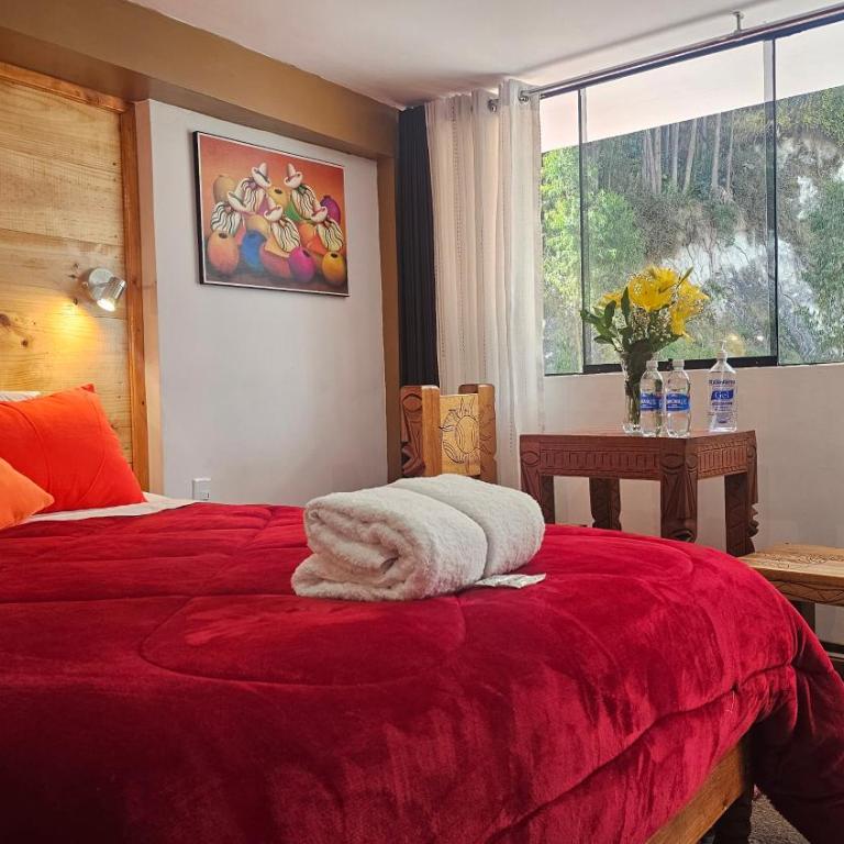CASA SAPANTIANA, cerca a Sacsayhuaman - Habitación con cama extragrande y vistas a la montaña - 4