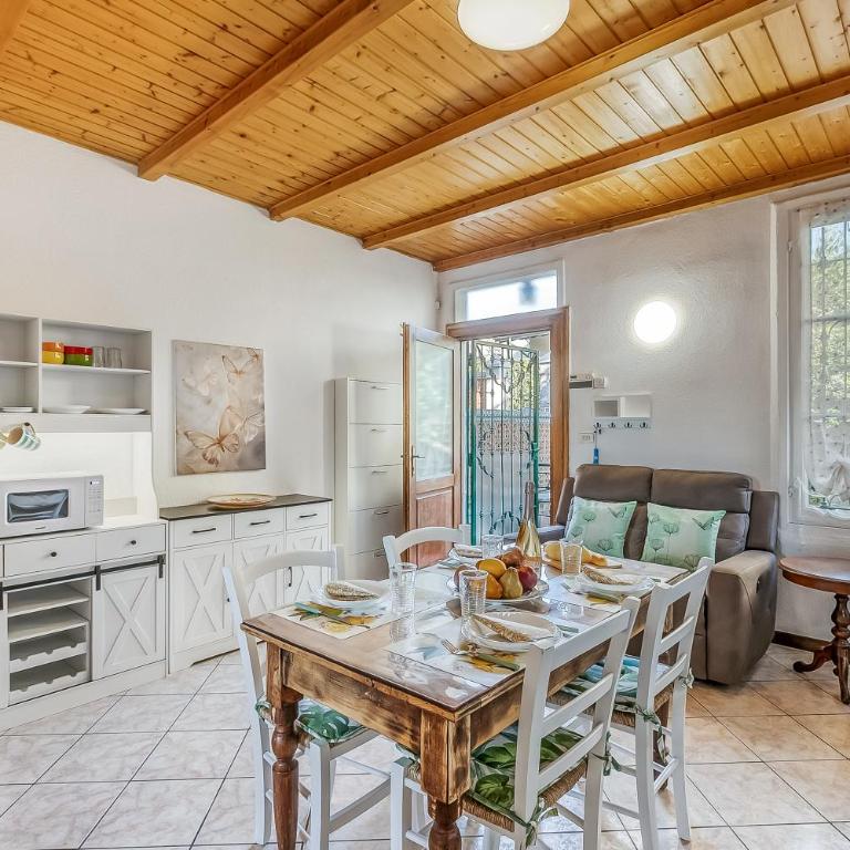 Butterfly Apartment: Lake Maggiore Luino Apartment with Balcony - Happy Rentals - Apartment - Erdgeschoss - 4