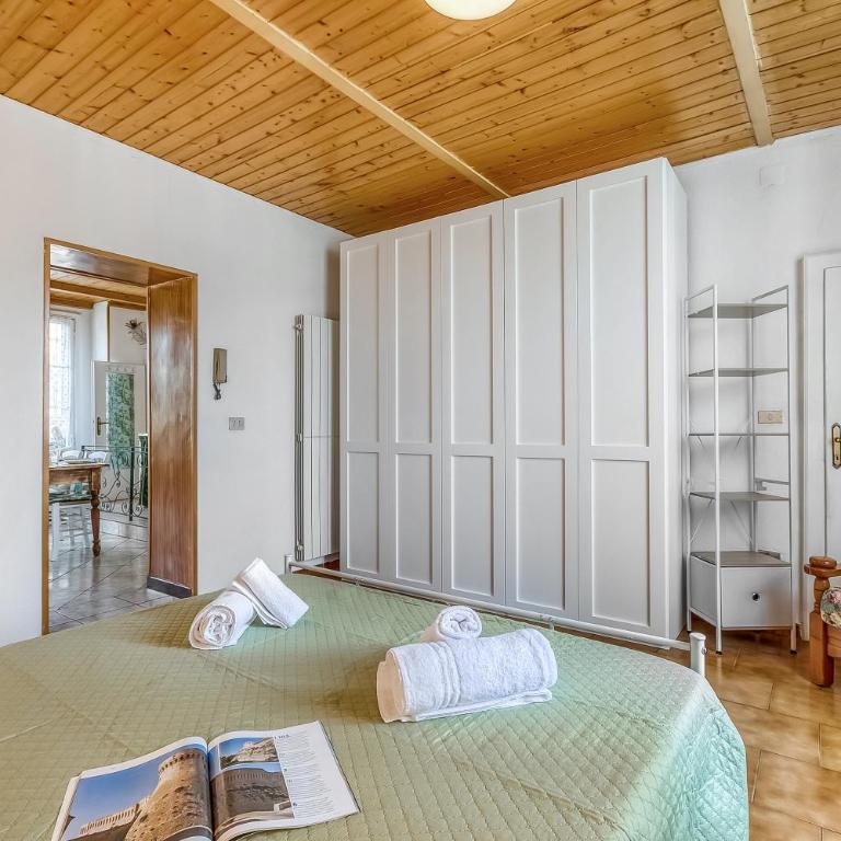 Butterfly Apartment: Lake Maggiore Luino Apartment with Balcony - Happy Rentals - Apartment - Erdgeschoss - 12