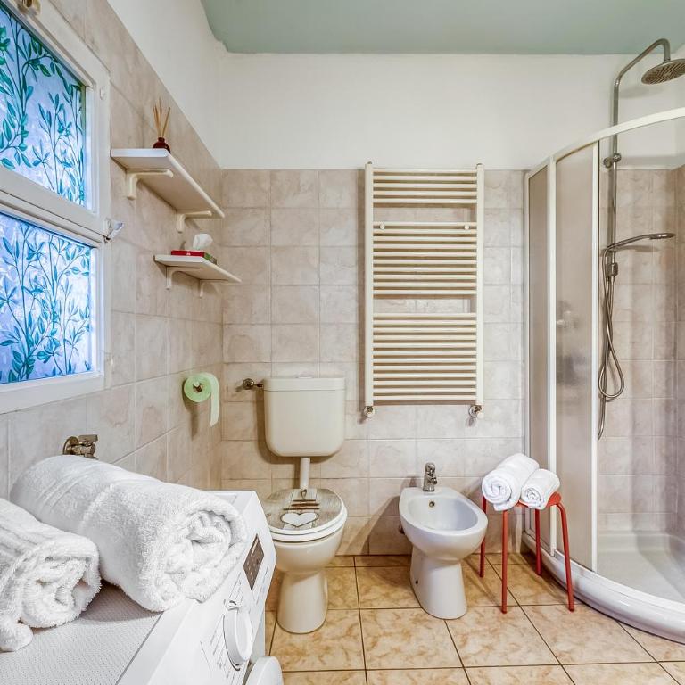 Butterfly Apartment: Lake Maggiore Luino Apartment with Balcony - Happy Rentals - Apartment - Erdgeschoss - 13